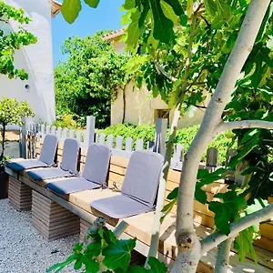 haut-de-villa-entre-mer-et-campagne.fr-provencehotel.com/