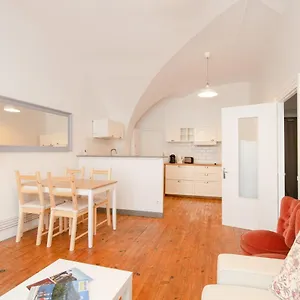Appartement Centre, T2 Bergère Avec Parking, Issoire
